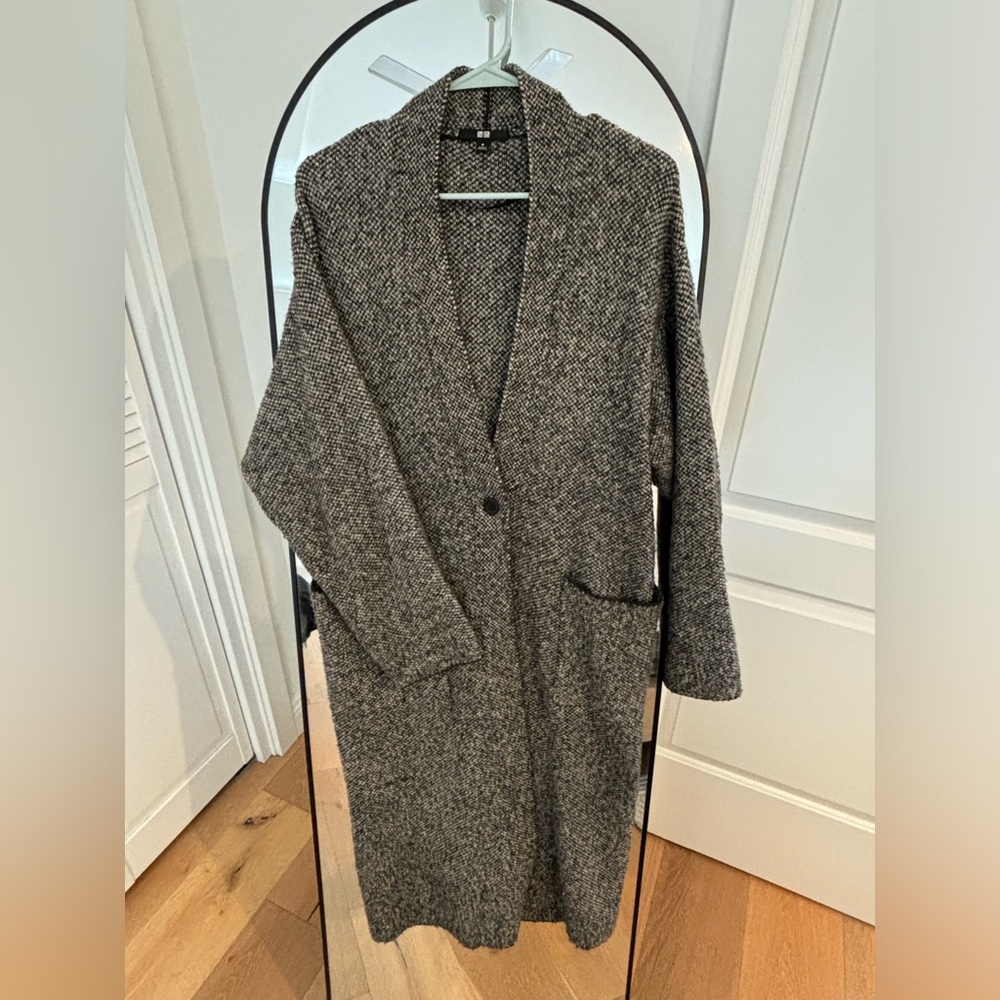 Uniqlo Sweater Coat. size M